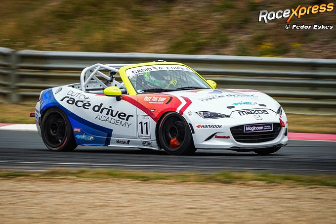 Henk Vuik jr maakt ondanks pech indruk in Zolder in Mazda MX-5 Cup