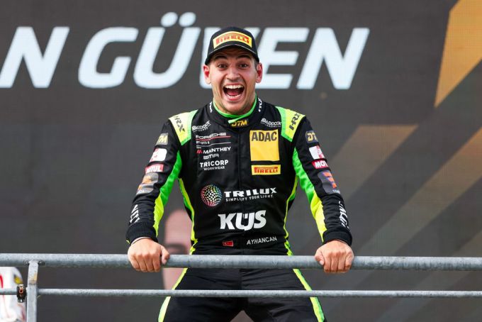 DTM Sachsenring 2025 Foto 11 Guven blije winnaar van de race op zondag