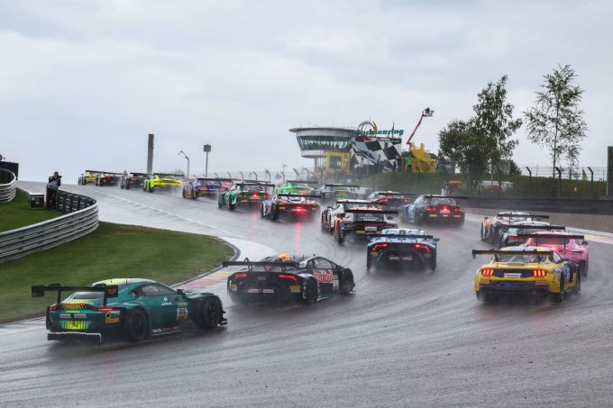 DTM Sachsenring 2025 Foto 10 start van Race 1 achterzijde