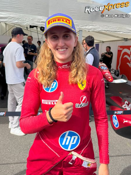 Weug zet pole om in indrukwekkende overwinning in Zandvoort