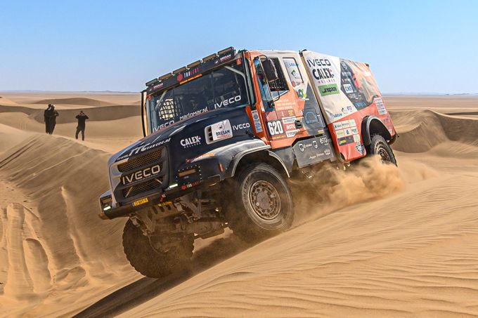 Marnix Leeuw knokt zich naar 11e plaats in loodzware Bisha-etappe