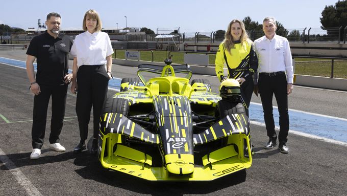 Opel debuteert met GEN4-raceauto Sophia Flörsch in de GSE 27FE met meer dan 800 PK