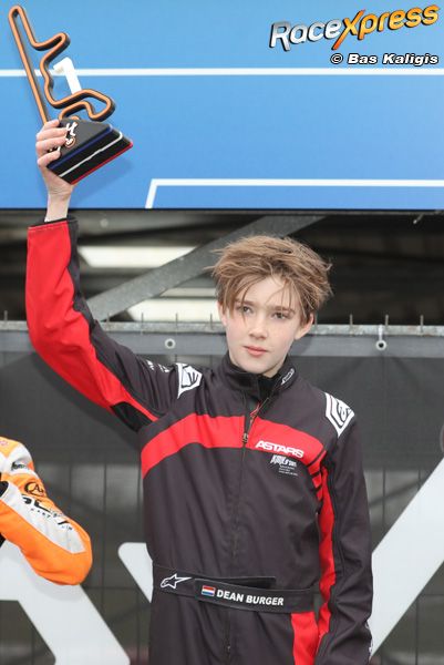 Karttalent Dean Burger wint meteen dagklassement bij debuut in NXT GP