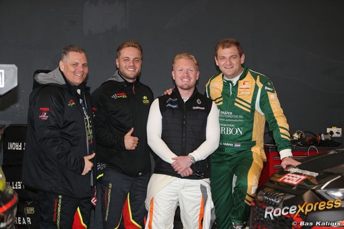 Lorenzo van Riet en Oscar Graper en FEBO Racing rijders Dennis en Steff de Borst