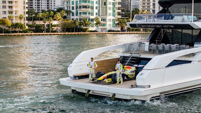 Miami F1 per boot